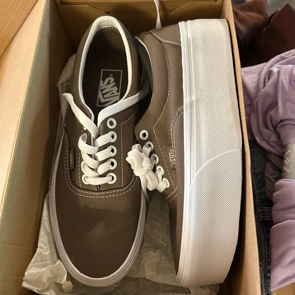 Vans Era Platform Sneaker- Brand New